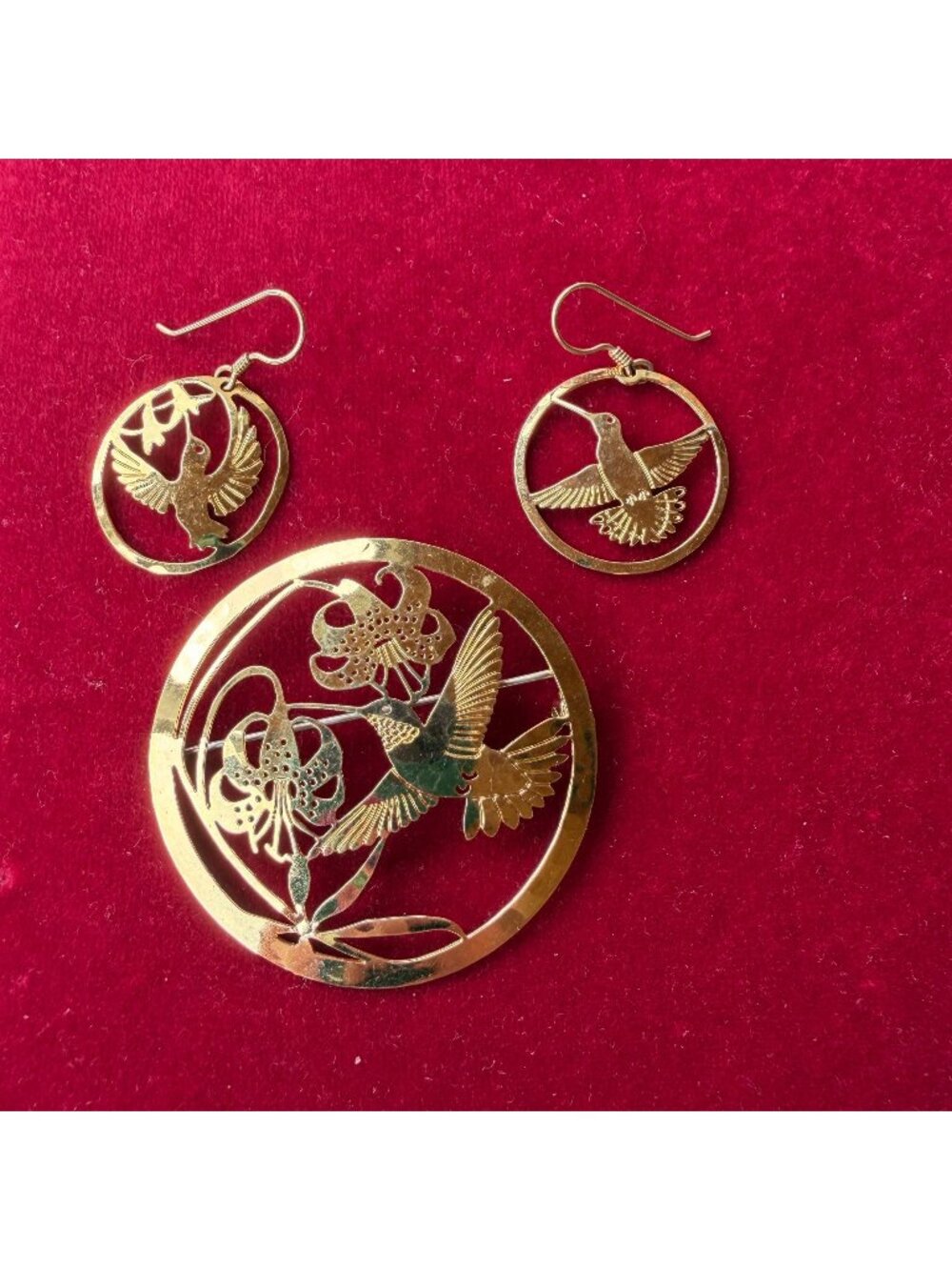 Vintage Wild Bryde Gold Tone Hummingbird Lily Flower Brooch Pin Earrings Set
